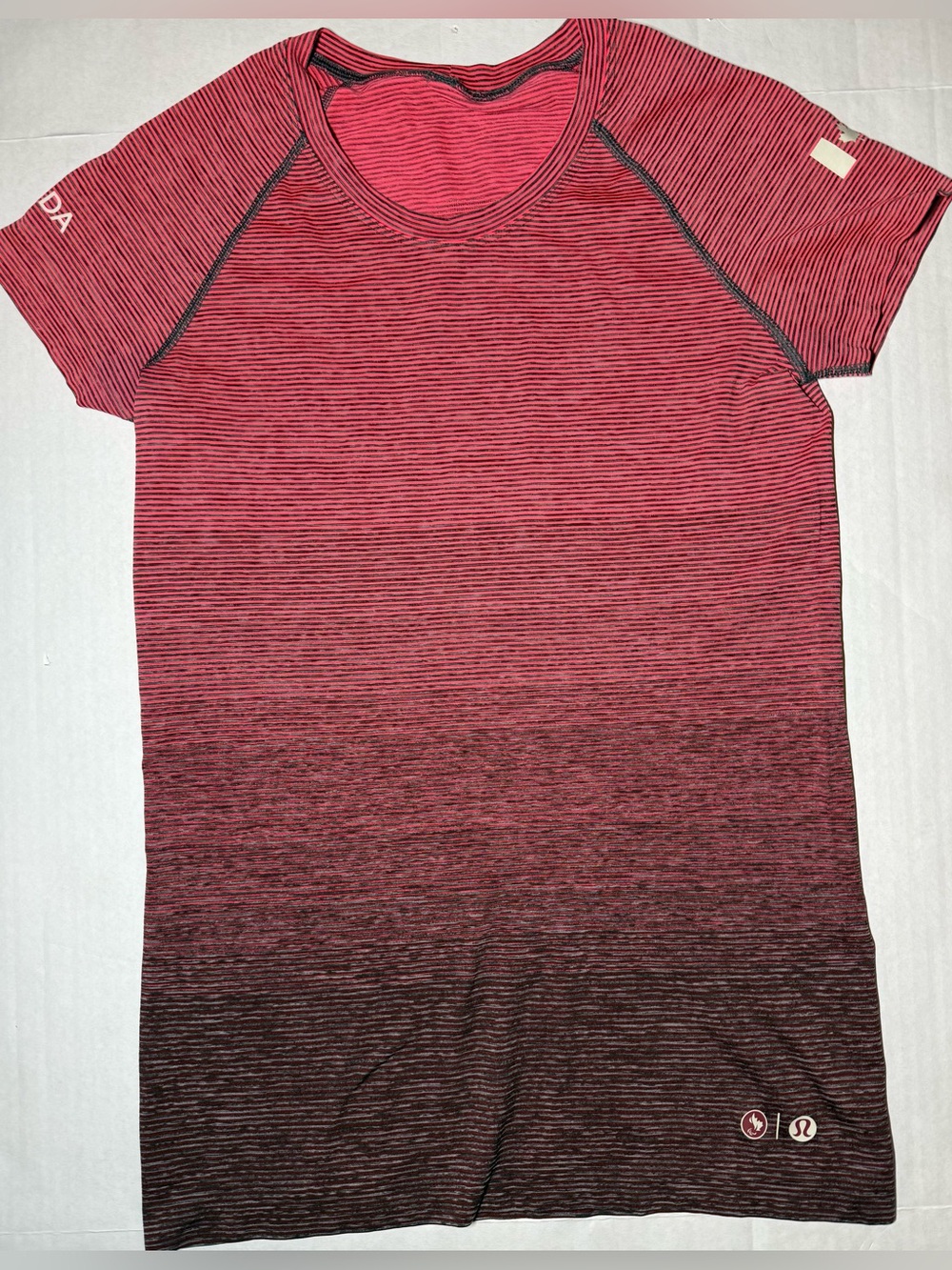 Lululemon Women’s 6 Limited Edition Team Canada Metal Vent Tech Paralympic 2024